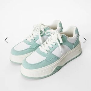 Billie Court Sneaker